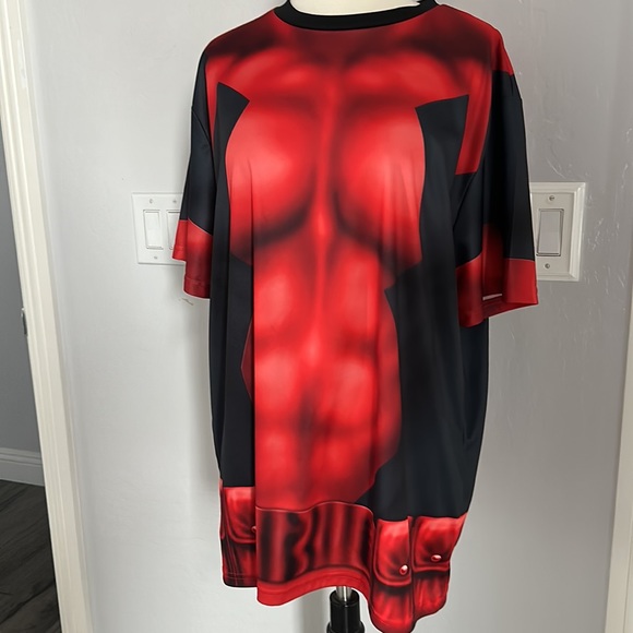Marvel Lightweight shirt size large/xl - Picture 5 of 6